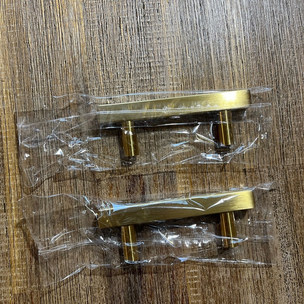 NEW 2 Drawer Pulls